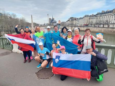 TD Bistrc v Parizu pred startom malega maratona