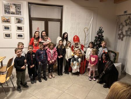 Obisk Miklavža v vaškem domu na Topolcu