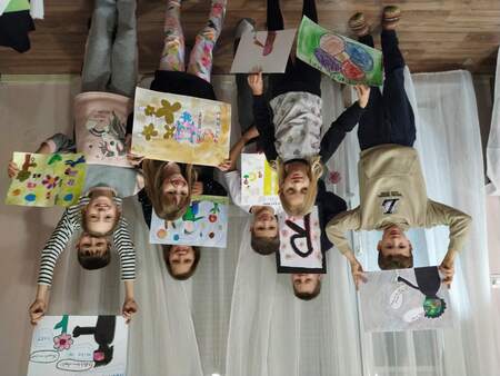 Likovno ustvarjanje_Deček in cvet