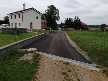 Asfaltiranje cestišča na Dolnjem Zemonu  (2)