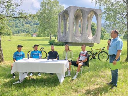 Slovenska kolesarska dirka skozi Ilirsko Bistrico - šlo bo za šport pa tudi za navijaški spektakel v zelenem, ki ga pripravljajo domačini