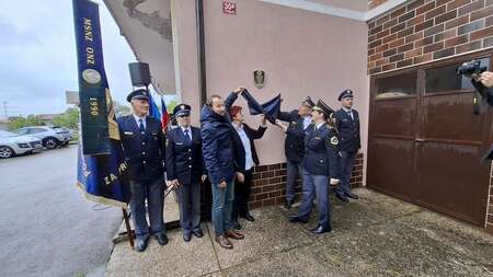 Odkritje spominskega obeležja na hiši družine Jagodnik 
